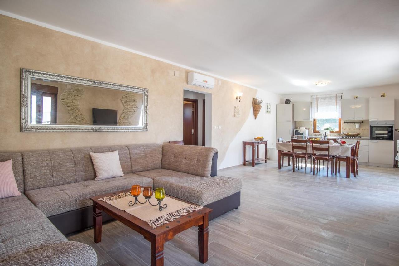 Villa Dijana East Linardici Luaran gambar
